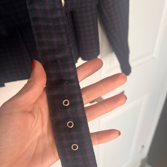 Vintage 2-PC with belt, cropped jacket and pleated skirt - Picture 4 of 9